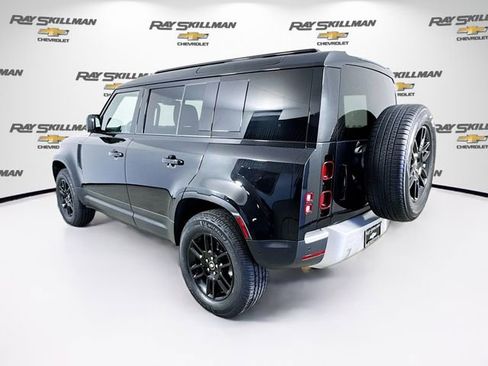 Used 2025 Land Rover Defender 110 S AWD/4WD image 5