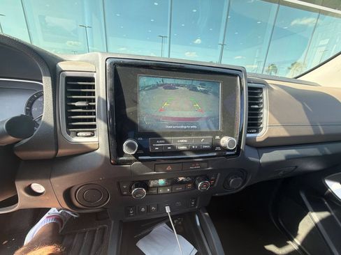 Used 2022 Nissan Frontier SV RWD image 13