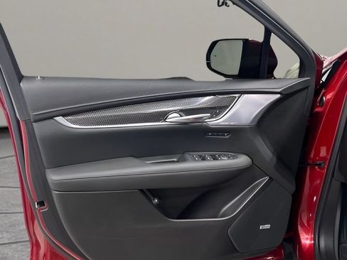 Used 2022 Cadillac XT5 Sportv w/ Technology Package AWD/4WD image 8