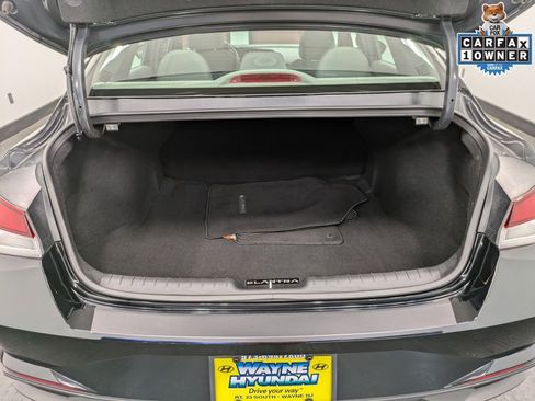Used 2023 Hyundai Elantra SEL image 25