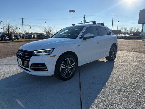 Used 2020 Audi Q5 e Premium Plus w/ Premium Plus Package image 2