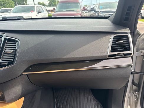 Used 2018 Volvo XC90 T6 Momentum w/ Convenience Package AWD/4WD image 19
