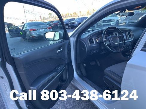 Used 2022 Dodge Charger SXT image 4