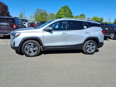 Used 2021 GMC Terrain SLT w/ LPO, Floor Liner Package AWD/4WD image 2