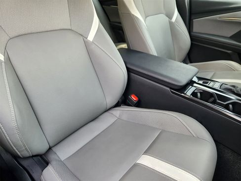 Used 2025 Toyota Camry SE image 14