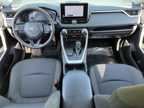 Used 2025 Toyota RAV4 LE AWD/4WD image 9