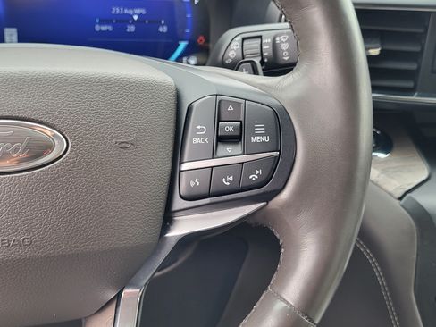 Used 2020 Ford Explorer Platinum AWD/4WD image 16