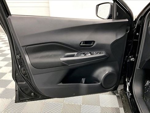 New 2025 Nissan Kicks Play S image 27