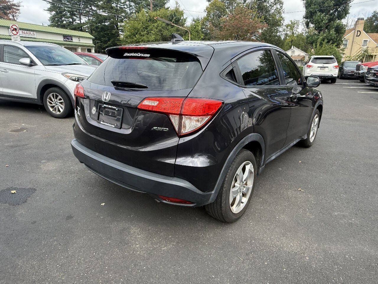 Used 2017 Honda HR-V LX image 11