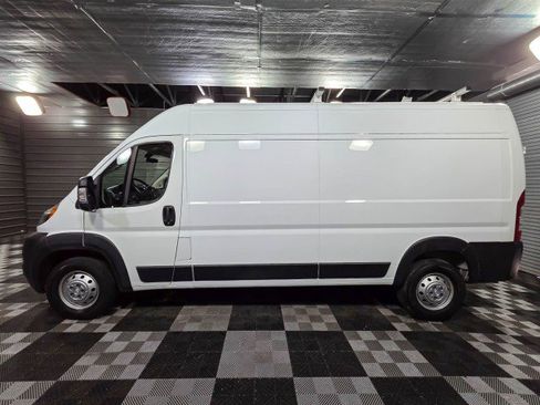 Used 2021 RAM ProMaster 2500 w/ Interior LED Lighting Group image 8