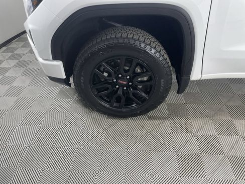 Used 2023 GMC Sierra 1500 Elevation w/ X31 Off-Road Package AWD/4WD image 33