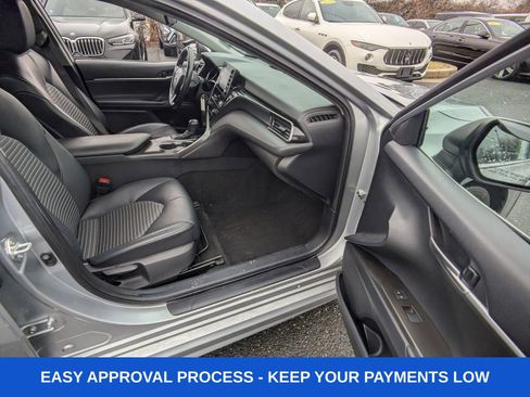 Used 2022 Toyota Camry SE image 10
