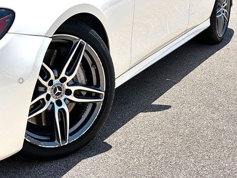 Used 2020 Mercedes-Benz E 350 Sedan image 3