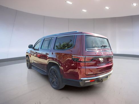 Used 2022 Jeep Wagoneer Series III w/ Flexible Seating Group image 3