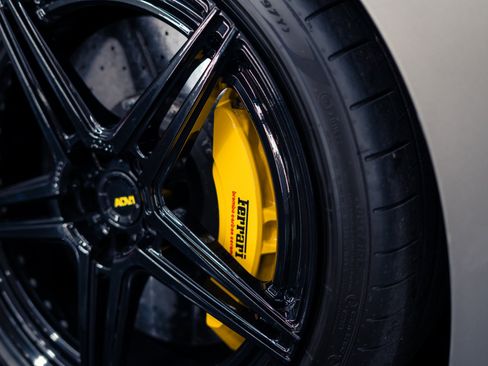 Used 2015 Ferrari F12 Berlinetta RWD image 21