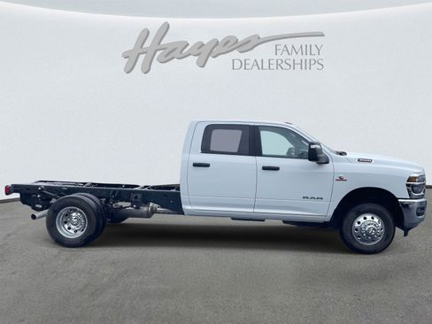 New 2026 RAM 3500 Big Horn AWD/4WD image 26