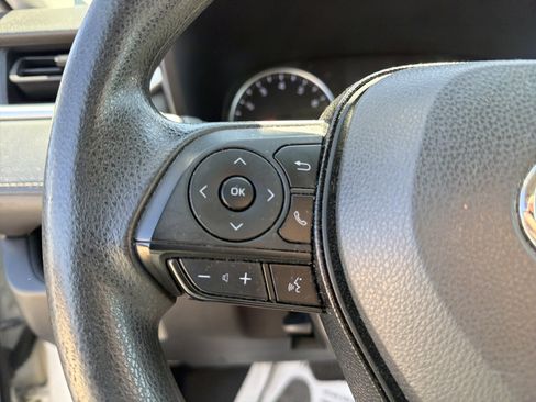 Used 2021 Toyota RAV4 XLE AWD/4WD image 19