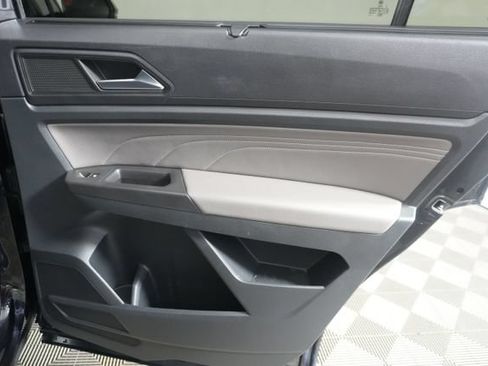 Used 2022 Volkswagen Atlas SE AWD/4WD image 32