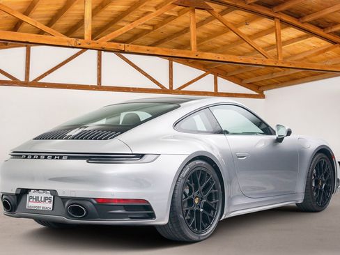 Used 2022 Porsche 911 Carrera image 3
