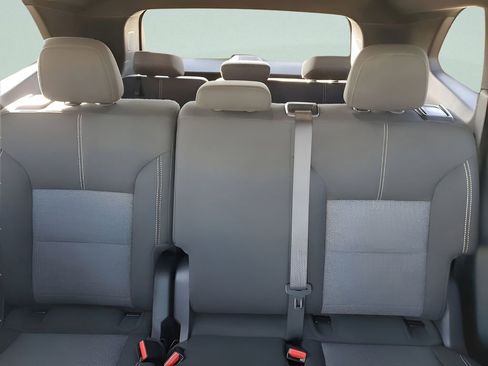 Used 2025 GMC Acadia Elevation image 13