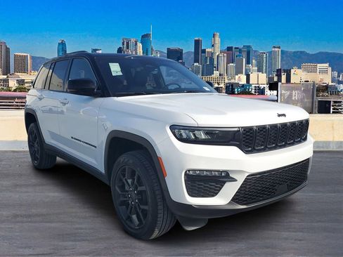 New 2025 Jeep Grand Cherokee Limited image 3