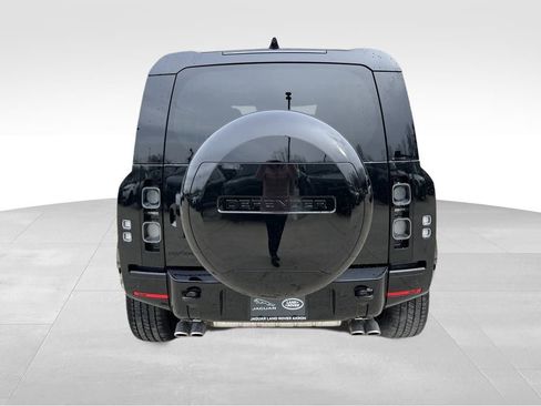 New 2025 Land Rover Defender 110 V8 image 8