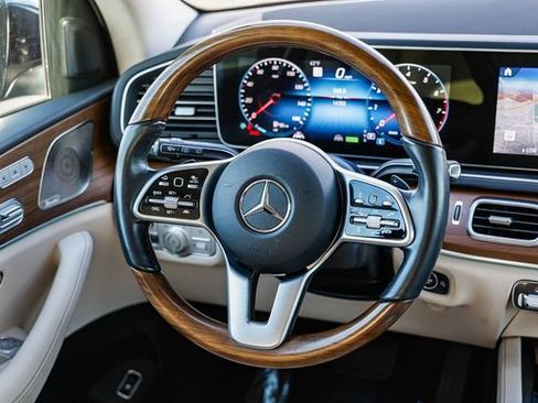 Used 2022 Mercedes-Benz GLS 450 4MATIC image 13