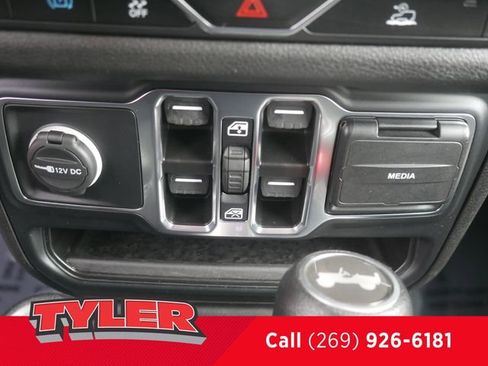 Used 2024 Jeep Wrangler Unlimited AWD/4WD image 30