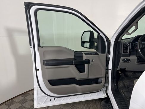 Used 2020 Ford F250 XL w/ Power Equipment Group image 18