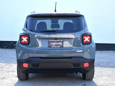 Used 2017 Jeep Renegade Latitude FWD image 6