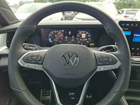 New 2026 Volkswagen Tiguan SE R-Line AWD/4WD image 10