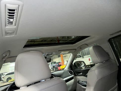 Certified 2017 Toyota Highlander XLE FWD image 26