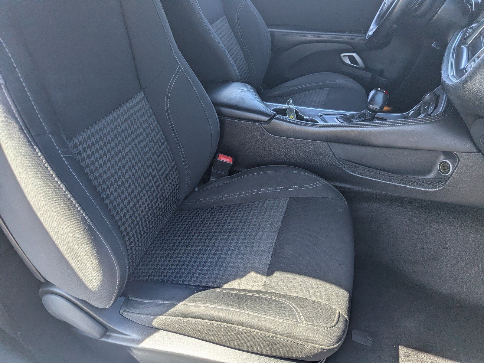 Used 2016 Dodge Challenger SXT RWD image 10