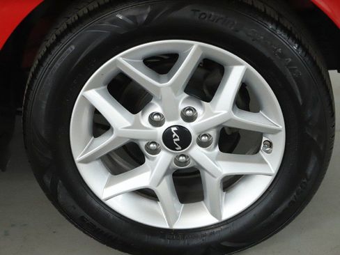 Used 2023 Kia Soul LX w/ LX Technology Package image 38