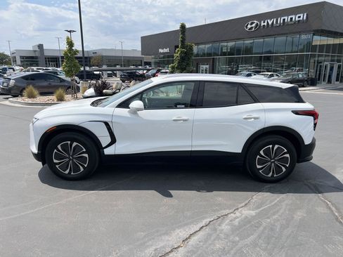 Used 2024 Chevrolet Blazer EV LT AWD/4WD image 12