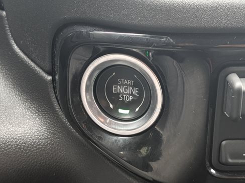 Used 2022 GMC Sierra 1500 Elevation image 32