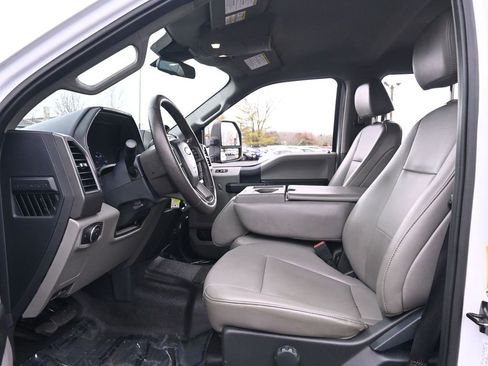 Used 2022 Ford F350 XL w/ Power Equipment Group image 12