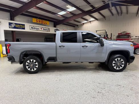 Used 2024 Chevrolet Silverado 2500 Custom w/ Custom Value Package AWD/4WD image 9