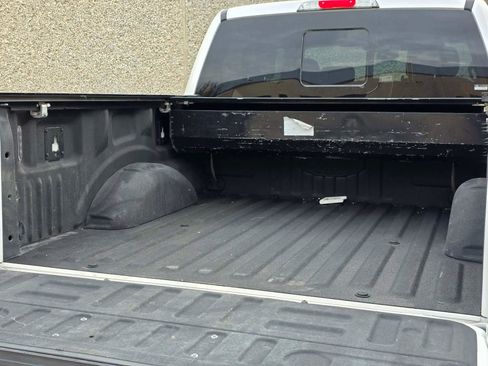 Used 2017 Ford F150 Lariat w/ Equipment Group 502A Luxury image 5