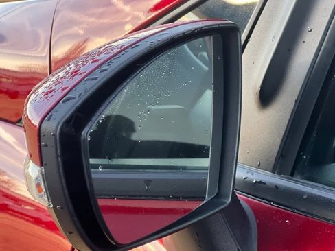 Used 2020 Ford EcoSport SE w/ SE Convenience Package image 30