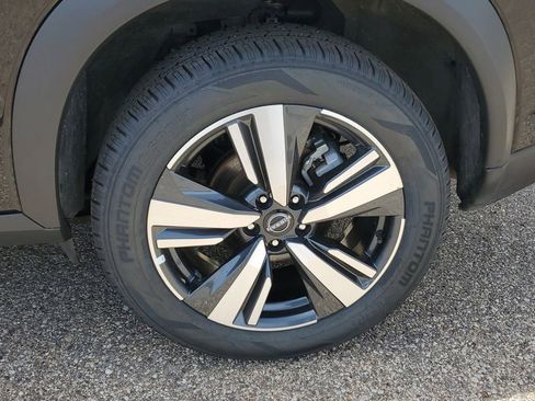 Used 2023 Nissan Rogue SL w/ SL Premium Package image 5