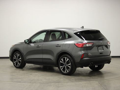 Used 2022 Ford Escape SE w/ SE Sport Appearance Package image 6