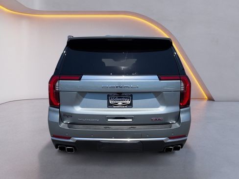 Used 2025 GMC Yukon Denali AWD/4WD image 4