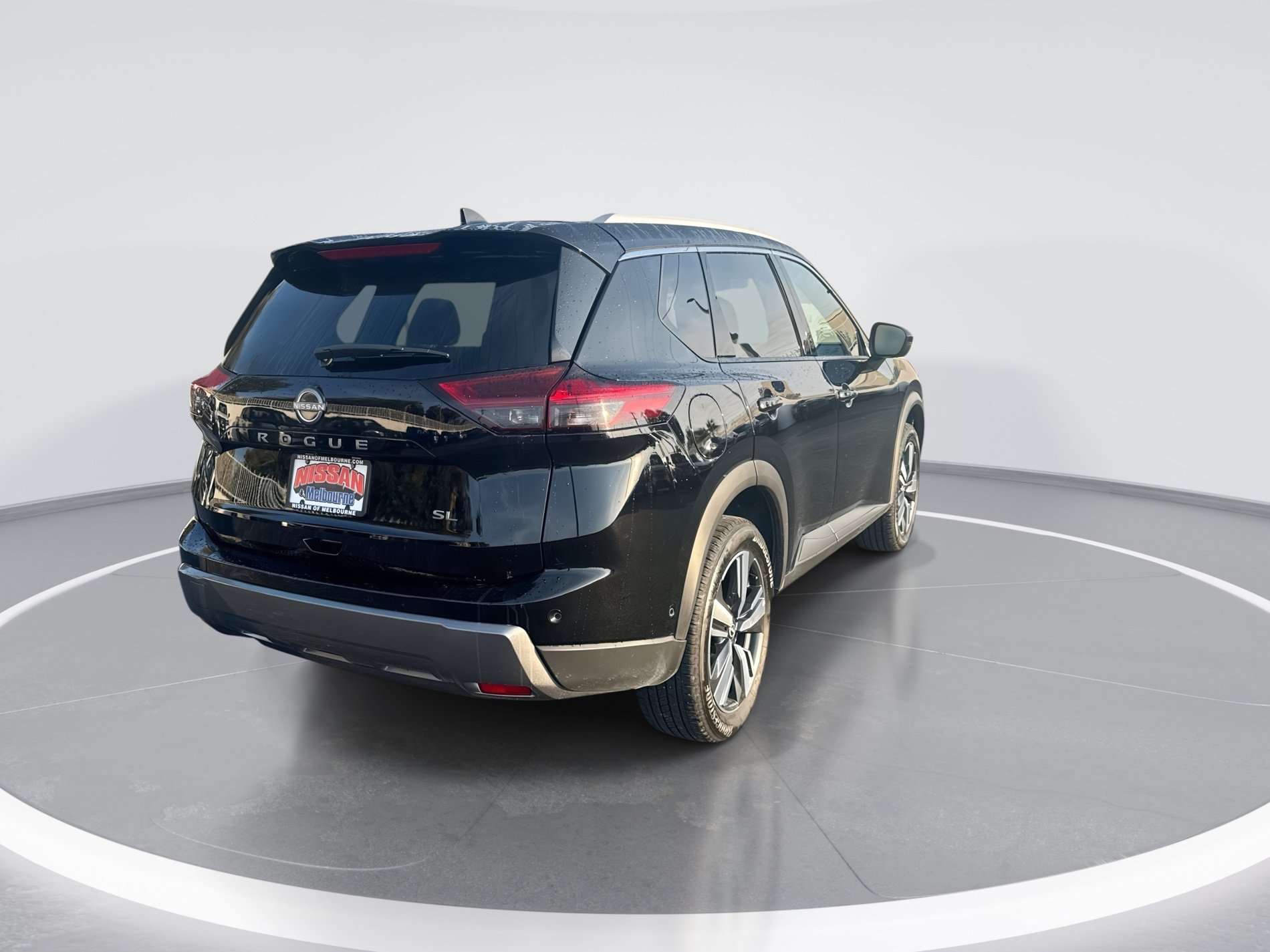 Used 2026 Nissan Rogue SL FWD image 4