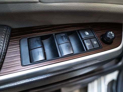 Used 2022 Toyota Sienna XLE image 18