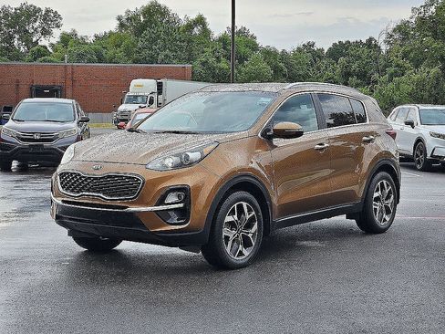 Used 2021 Kia Sportage EX AWD/4WD image 2