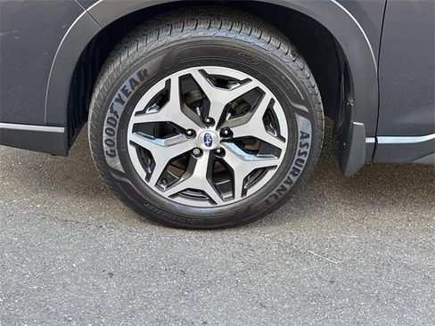 Used 2019 Subaru Forester Premium image 11