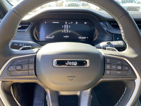 New 2026 Jeep Grand Cherokee Altitude image 13