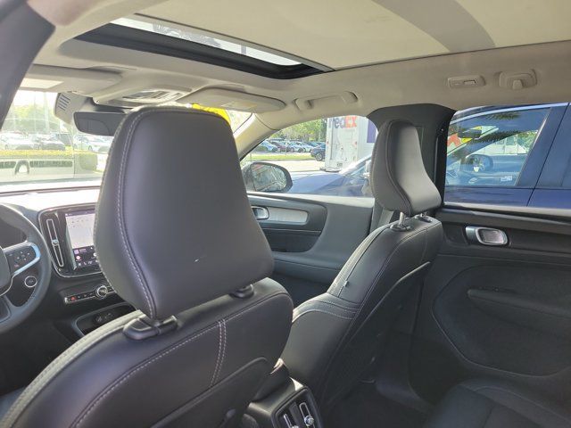 Used 2024 Volvo XC40 B5 Core w/ Protection Package Premier AWD/4WD image 15