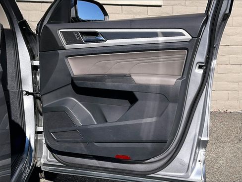 Certified 2022 Volkswagen Atlas SEL Premium image 23